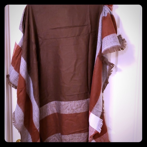 Kyoot Clothing Boutique Other - Shawl/wrap